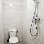 Esperance Hotel *