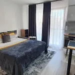 Lovely 1 Bedroom Vacation With Free Parking. Apartment Nice