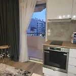 Lovely 1 Bedroom Vacation With Free Parking.