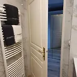 Apartment Lovely 1 Bedroom Vacation With Free Parking. Nice