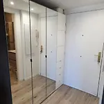 Lovely 1 Bedroom Vacation With Free Parking. * Nice