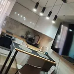 Lovely 1 Bedroom Vacation With Free Parking. Apartment