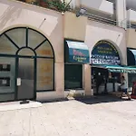 Lovely 1 Bedroom Vacation With Free Parking. * Nice