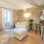 Old Town Renovated 2br Near Beaches & Cours Saleya Apartment *