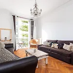 Wonderful And Bright Apartment Close To Everything