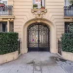 Wonderful And Bright Apartment Close To Everything