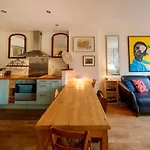 Spacious And Bright Flat Close To The : Heart Of Old Apartment *