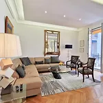 Luxury Baquis