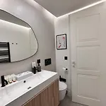 Opera Promenade 2 Renovated 1 Min To Air Conditioning Apartment *