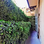 Le Petit Balcon By Guys Apartment *