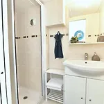 Duplex Central Close Beaches And Shops And Balcony *