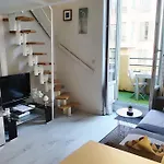 Duplex Central Close Beaches And Shops And Balcony