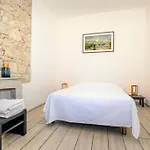 Maccarani Apartment *