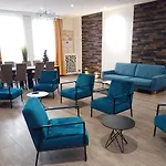 Hotel Busby