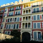 Top floor nest, balcony close to sea&old-town Bail Mobilité