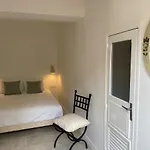 Summerhouse 2 Bed Quiet Old Balcony100m