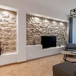 Decorated 2 Bedrooms Air Conditionning, City Center