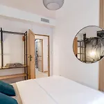 Decorated 2 Bedrooms Air Conditionning, City Center