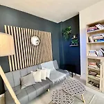 Lovely & Cozy Duplex Heart Of With Bathtub! Apartment *