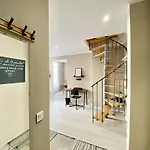Lovely & Cozy Duplex Heart Of With Bathtub! * Nice
