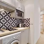 Beautiful Studio Near The Heart Of Nice