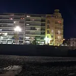Le Grand Bleu Apartment