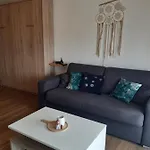 Apartment 3p Avec Garage Proche Aeroport, Tramway Et Avec Toutes Commodites! *