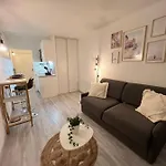 Apartment Port