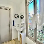 Apartment Lovely & Cozy Duplex Heart Of With Bathtub! Nice