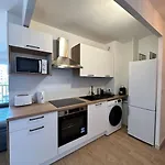 Superbe Neuf - 5min Walk Apartment