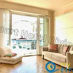 Riviera: Hyper-central With Sea-view Balcony