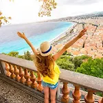 Riviera: Hyper-central With Sea-view Balcony Nice
