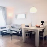 Modern And Peaceful Flat With Terrace And Parking