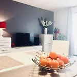 Modern And Peaceful Flat With Terrace And Parking * Nice