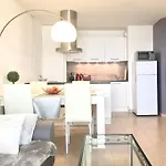 Modern And Peaceful Flat With Terrace And Parking Nice
