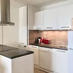 Modern And Peaceful Flat With Terrace And Parking *