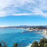 Homestay D Avec Clim Terrasse Et Petit Dejeuner Hauteurs De