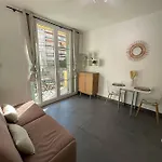 Apartment A Deux Pas De La *