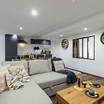 Apartment Spacious 2 Bdr Old Town Heart Nice