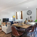 Apartment Spacious 2 Bdr Old Town Heart Nice