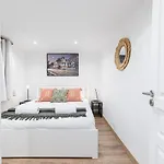 Spacious 2 Bdr Old Town Heart Nice