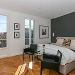 Modern Walking Distance To Beach In Carre D'or *
