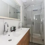 Apartment Modern Walking Distance To Beach In Carre D'or *