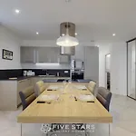 Grand Promenade Five Stars House *