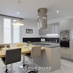 Grand Promenade Five Stars House *