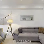 Grand Suite Promenade Five Stars Holiday House