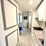Apartment Studio At 1 Min From The Main Street Nice