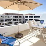 L17 Arenas Suite 3 Balconies/Parking, 5Mins To The Sea