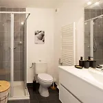 L44 1bdr Flat 10mins Walk To Port/balcon, Parking, Ac Apartment Nice