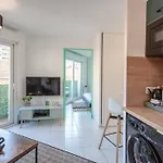 L44 1bdr Flat 10mins Walk To Port/balcon, Parking, Ac Apartment Nice